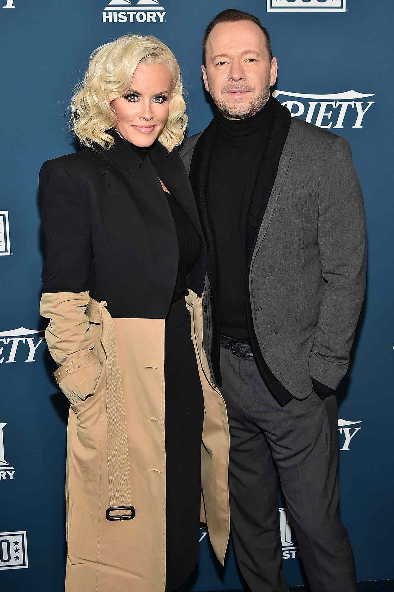 Jenny McCarthy with cool, Fiancé Donnie Wahlberg 