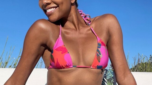 sol enlazar golpear Gabrielle Union Wore a Bright Pink Thong Bikini on Instagram