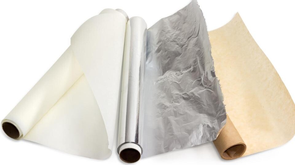 weg te verspillen toezicht houden op erotisch A Guide to Using Parchment Paper, Wax Paper, and Aluminum Foil | MyRecipes