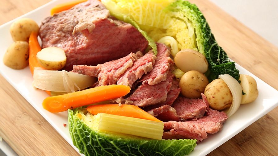 Slow Cooker Corned Beef And Cabbage Dinner At The Zoo