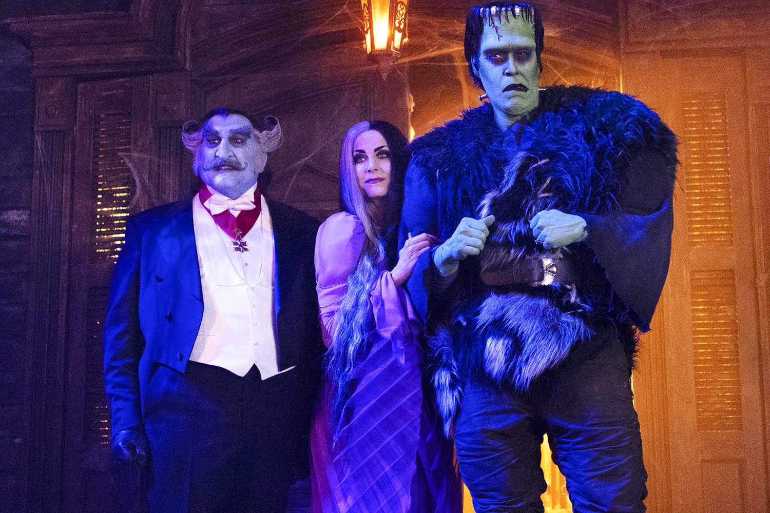 The Munsters trailer promises Rob Zombie movie is greatest love story    EW.com
