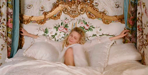 Kirsten Dunst Bed GIF - Find & Share on GIPHY