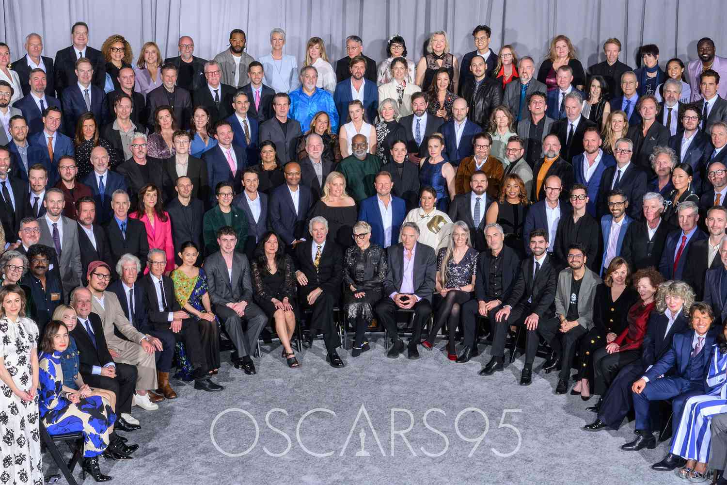 See the 2023 Oscar nominees strike a pose for their class photo News