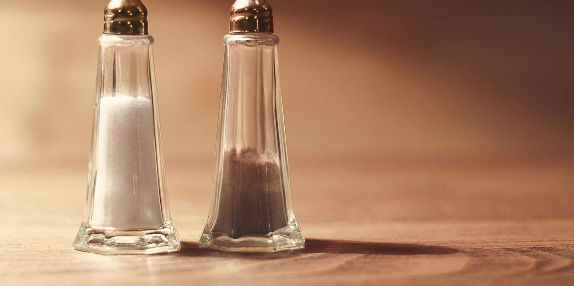This Salt-and-Pepper Shaker Hack Is the Only Internet Thing That Has Ever  Blown My Mind