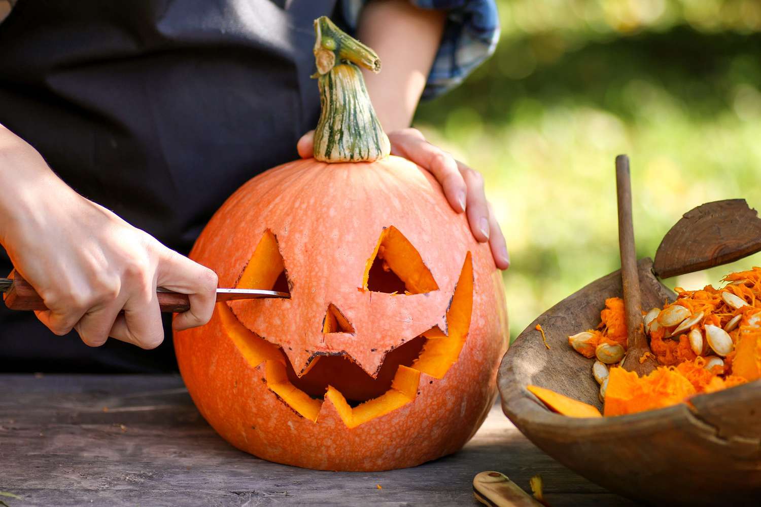 What to Do With Pumpkin Seeds After You Carve a Jack-O'-Lantern ...