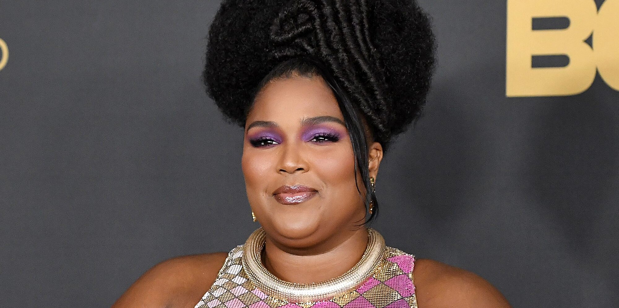 Lizzo Matched Her Bleached Eyebrows to Her Blonde Pixie ...