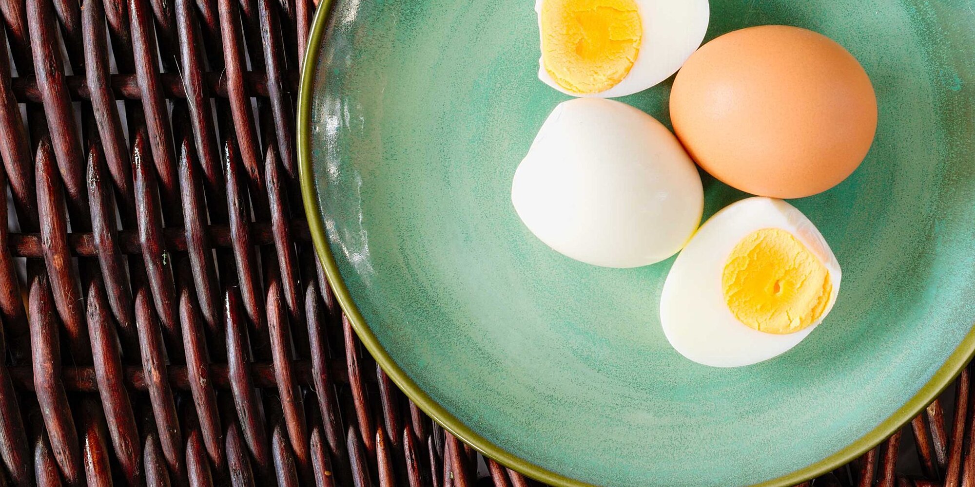 Можно ли греть вареные яйца