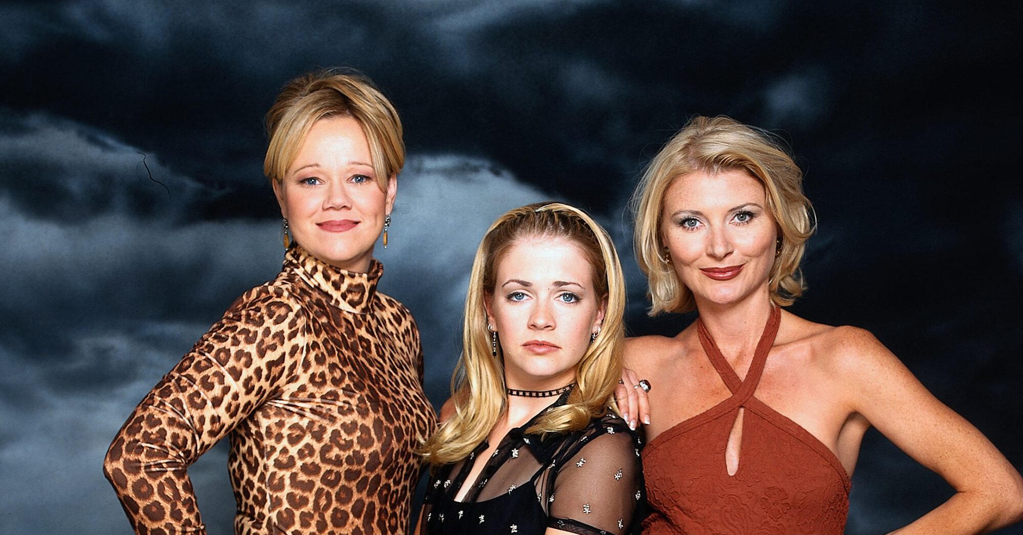 Sabrina The Teenage Witch Cast Reunited At L A Comic Con Hellogiggles