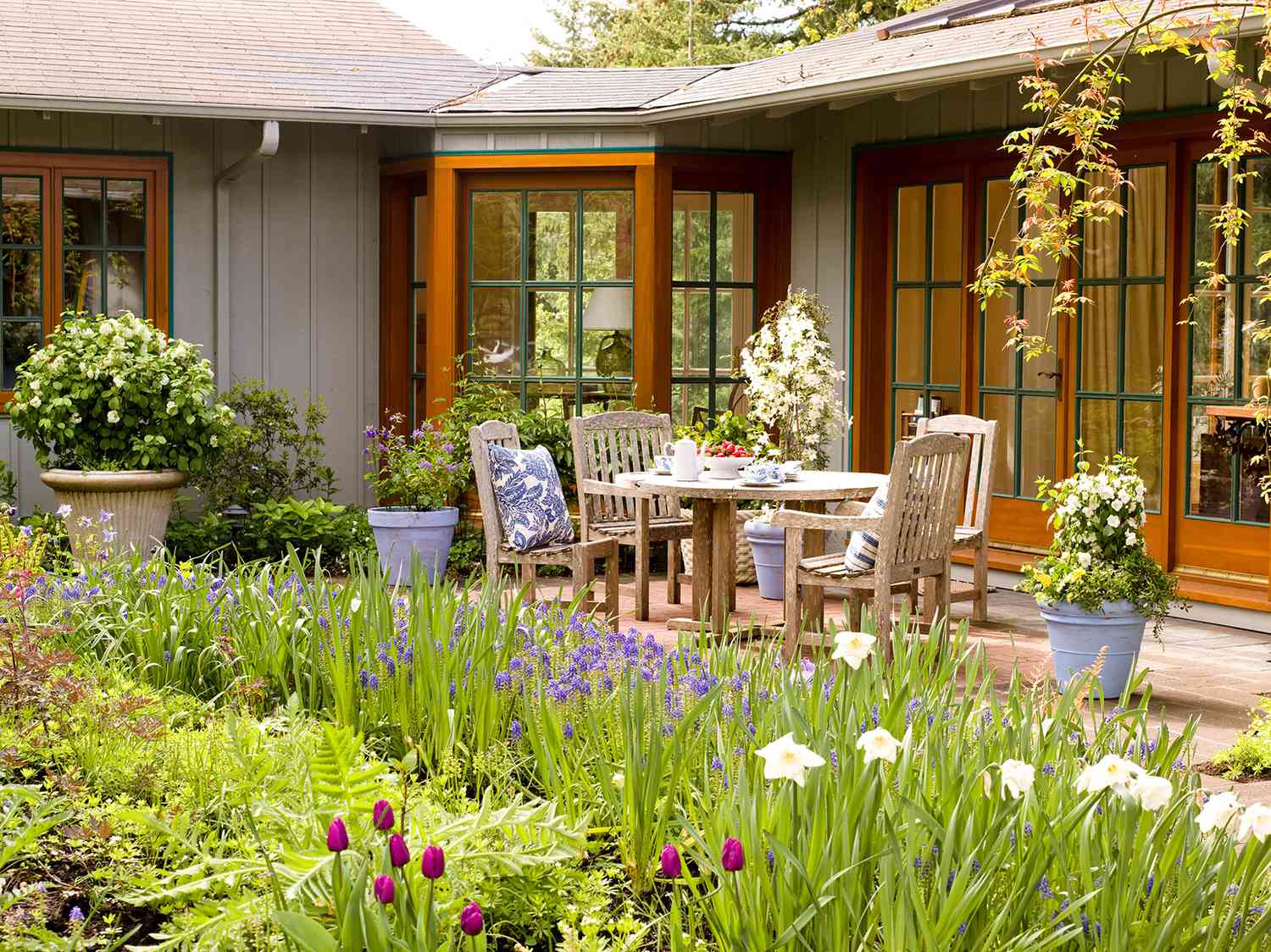 7 Landscaping Ideas For Beginners Better Homes Gardens