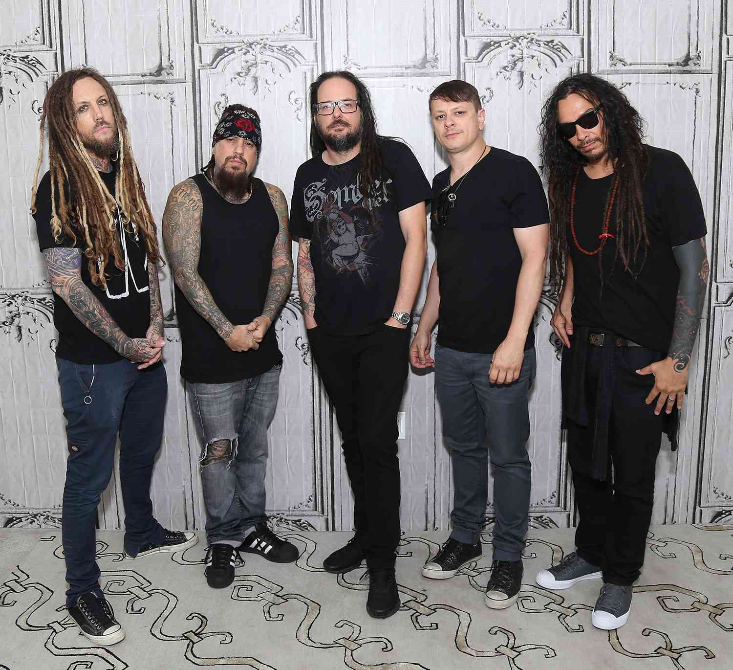 Korn S Jonathan Davis Tests Positive For Covid Reschedules Tour Dates People Com