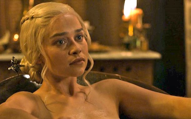 Emilia Clarke Clarifies Sex Scenes Position Denies Report
