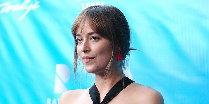 Dakota Johnson Rocked A Plunging Neckline And Braless Look At The 