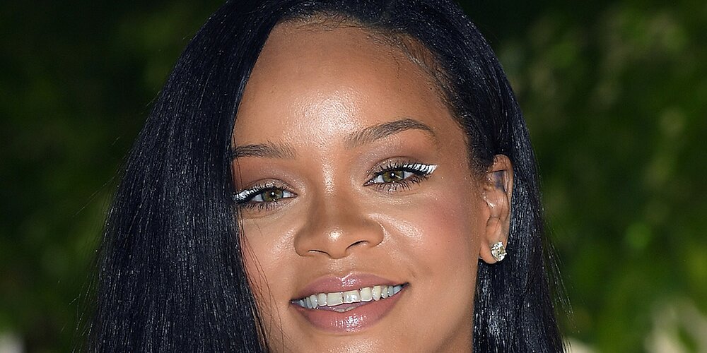 2. How to Achieve Rihanna's Blonde Hair - wide 1
