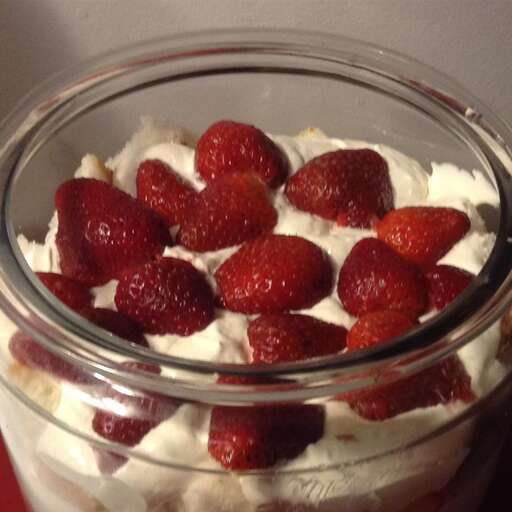 Strawberries and Cream Trifle Recipe