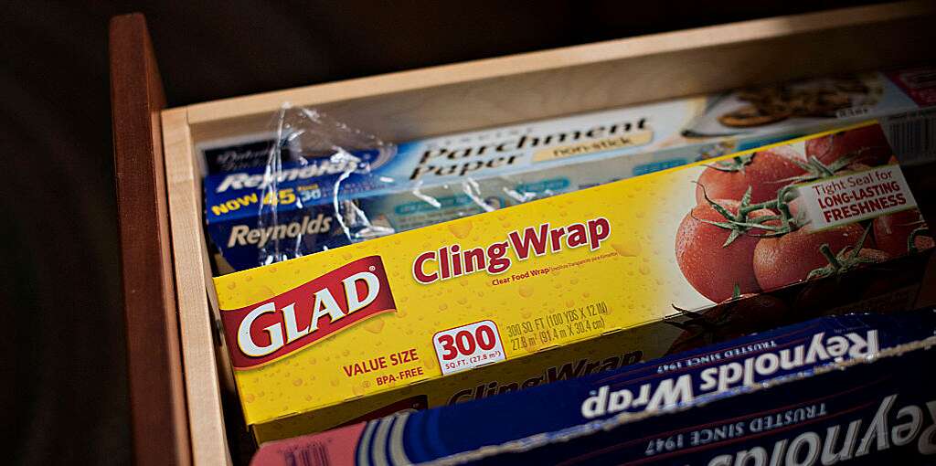 Glad® ClingWrap Plastic Food Wrap - 300 Square Foot Roll - 4 Pack (Package  May Vary) 