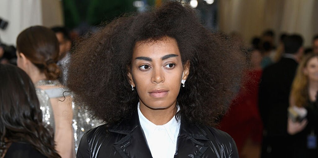 Solange now has platinum blonde hair, and she looks so different ...