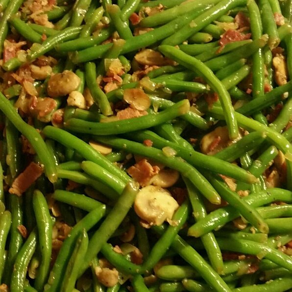 GARLIC BACON SAUTED GREEN BEANS WITH ROASTED MUSHROOMS