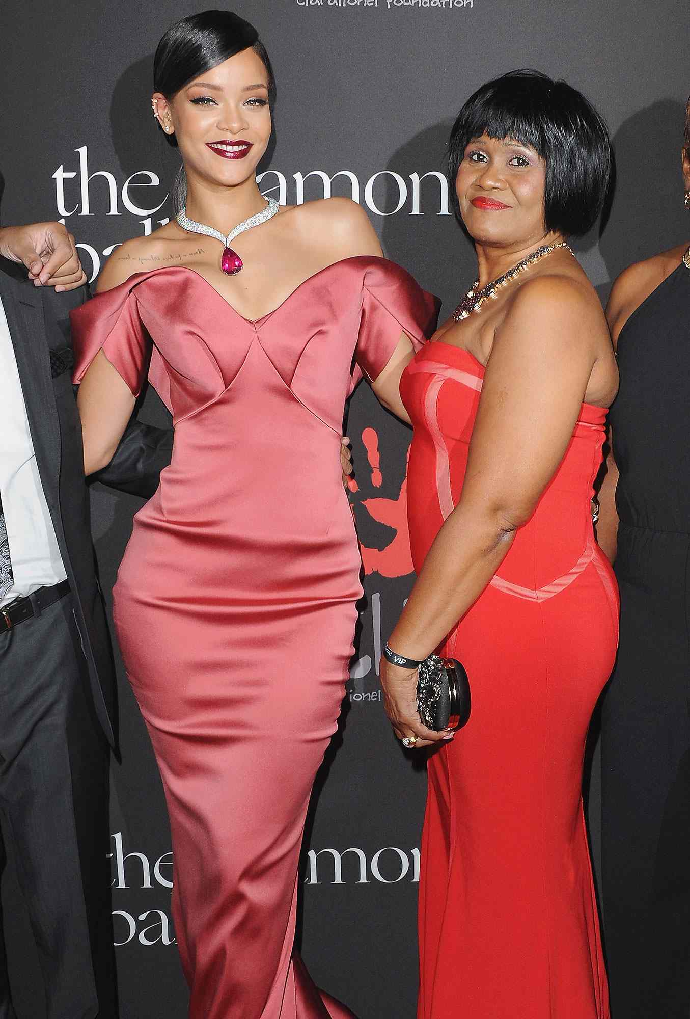 Rihanna Dedicates Her 30th Birthday To Mother Monica 