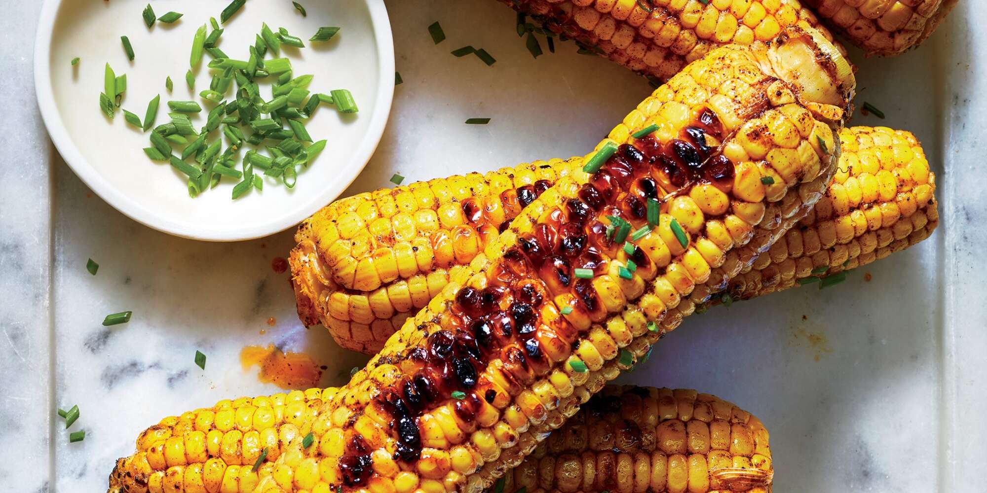 Рецепт из свежей кукурузы. Кукуруза на гриле. Кукуруза чульпи. Овощи гриль с кукурузой. Вареная кукуруза.