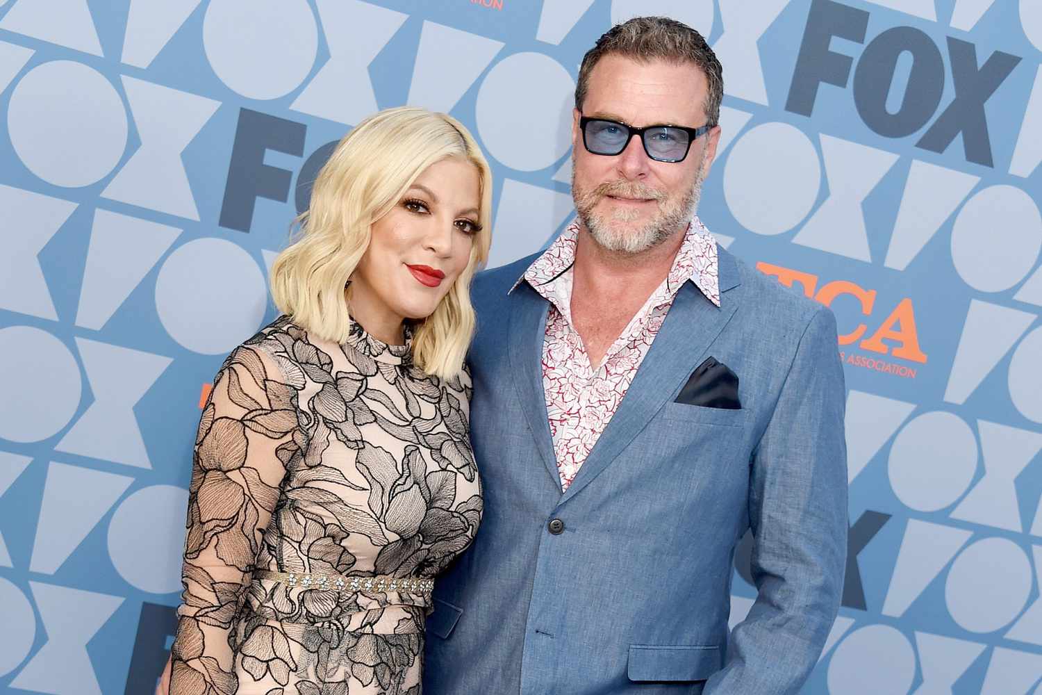 Tori Spelling Poses with the Kids as Husband Dean McDermott Says He's 'Sick as a Dog with Pneumonia'