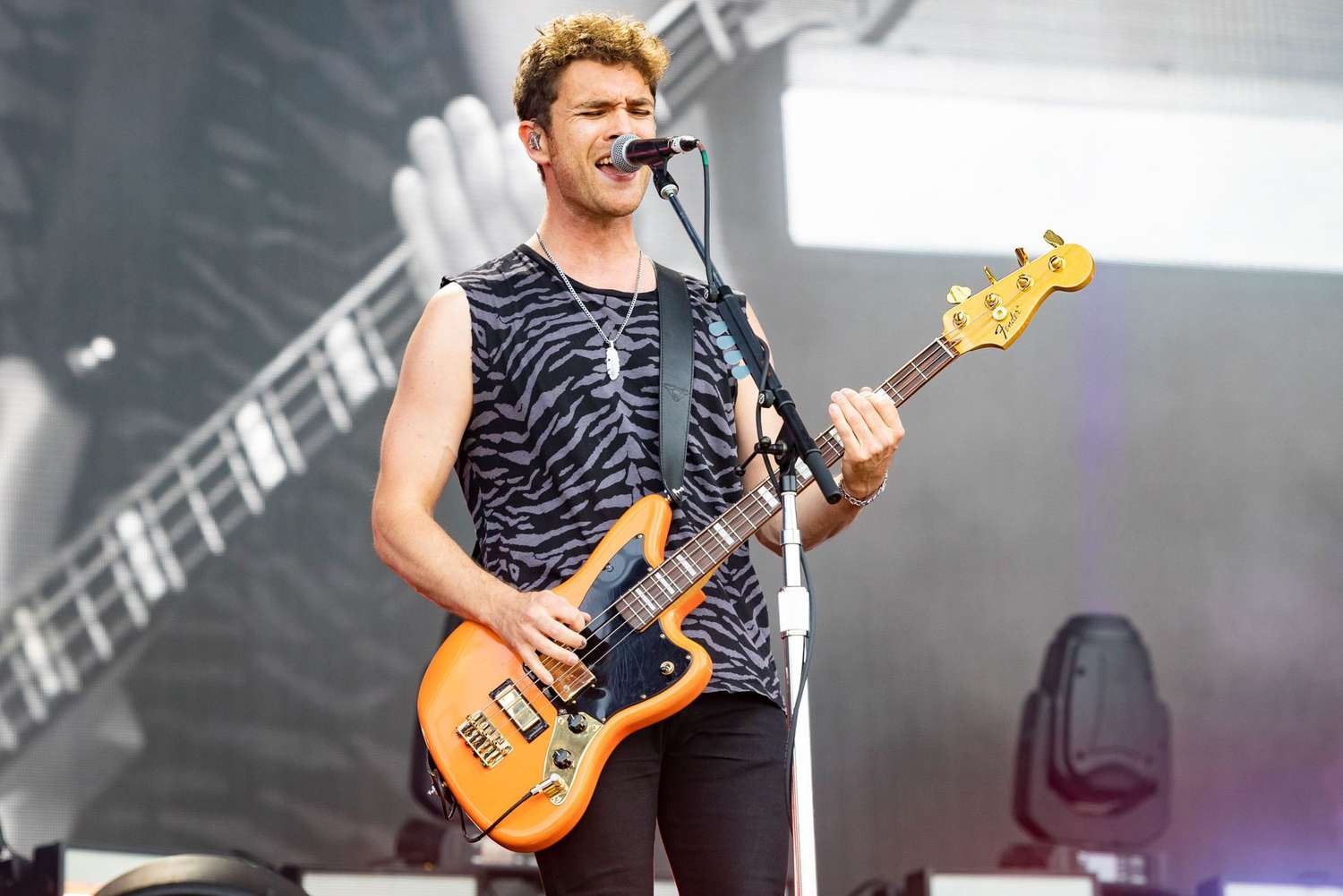 Royal Blood flips off crowd, storms off stage at music festival