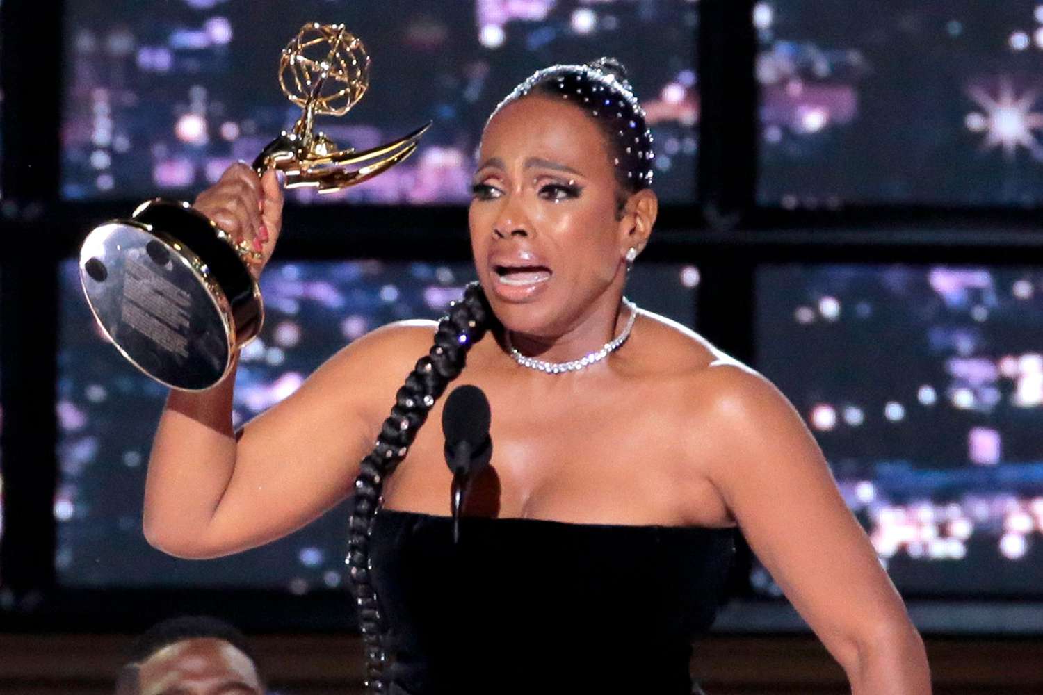 Sheryl Lee Ralph wins first Emmy, belts out song in acceptance speech |  