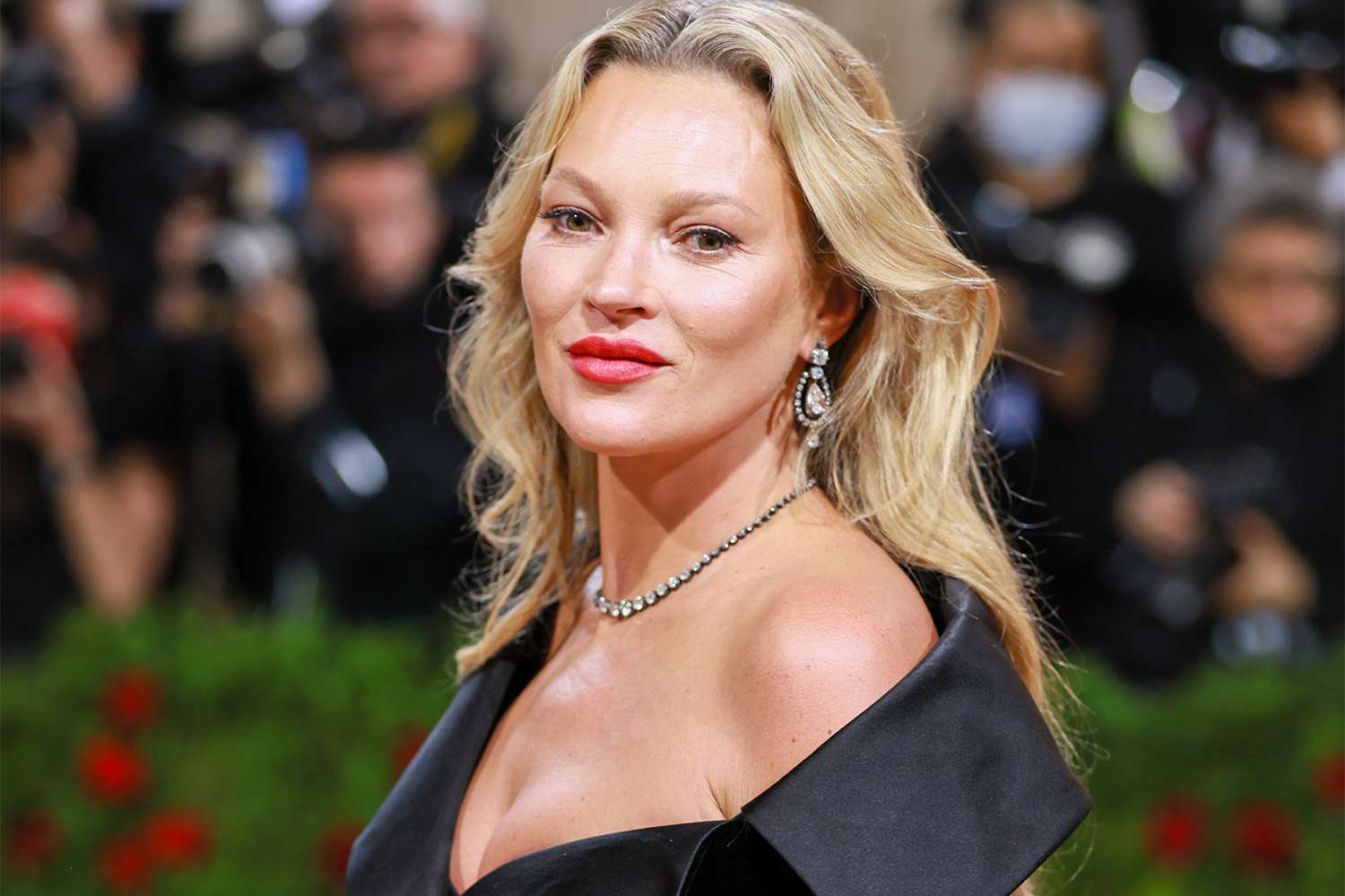 Kate Moss Says She Felt ‘Vulnerable and Scared’ on Topless Calvin Klein Shoot with Mark Wahlberg