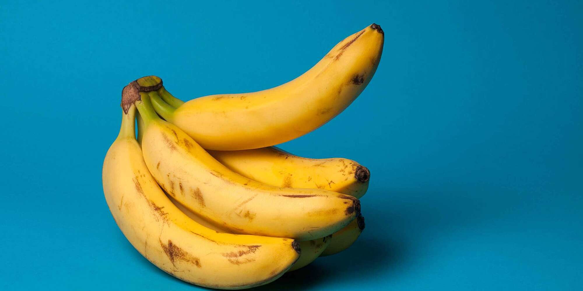 2. Don't keep overripe bananas with fresh ones