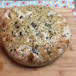No-Knead Skillet Olive Bread