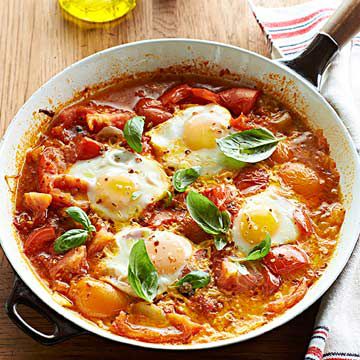 Spicy Poached Eggs in Tomato Sauce