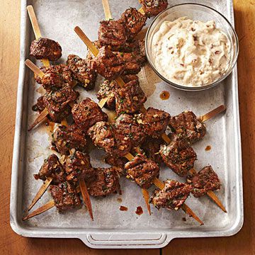 Grilled Sirloin Kabobs with Zesty Top City Sauce 