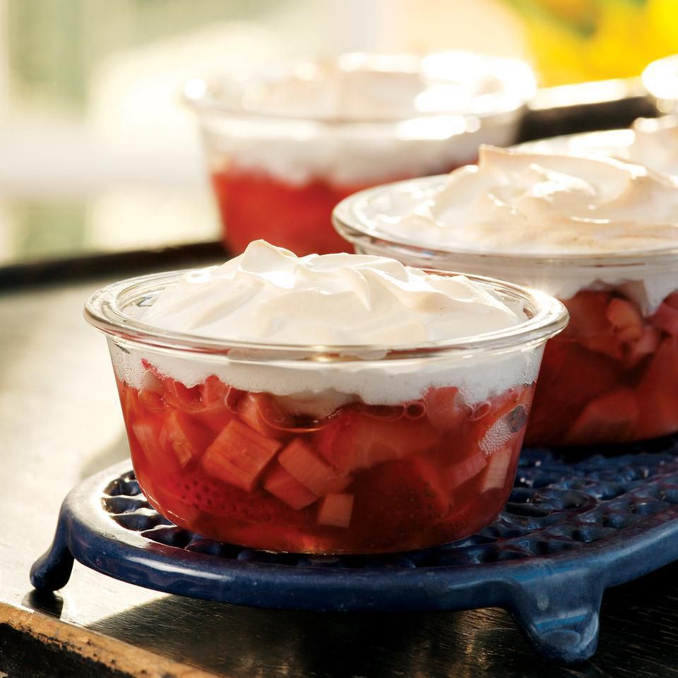 Meringue-Topped Strawberries & Rhubarb
