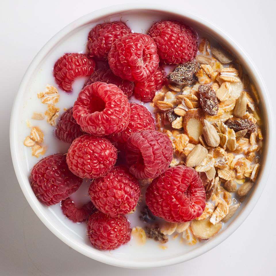 Los mejores alimentos para el desayuno para bajar de peso, según un dietista