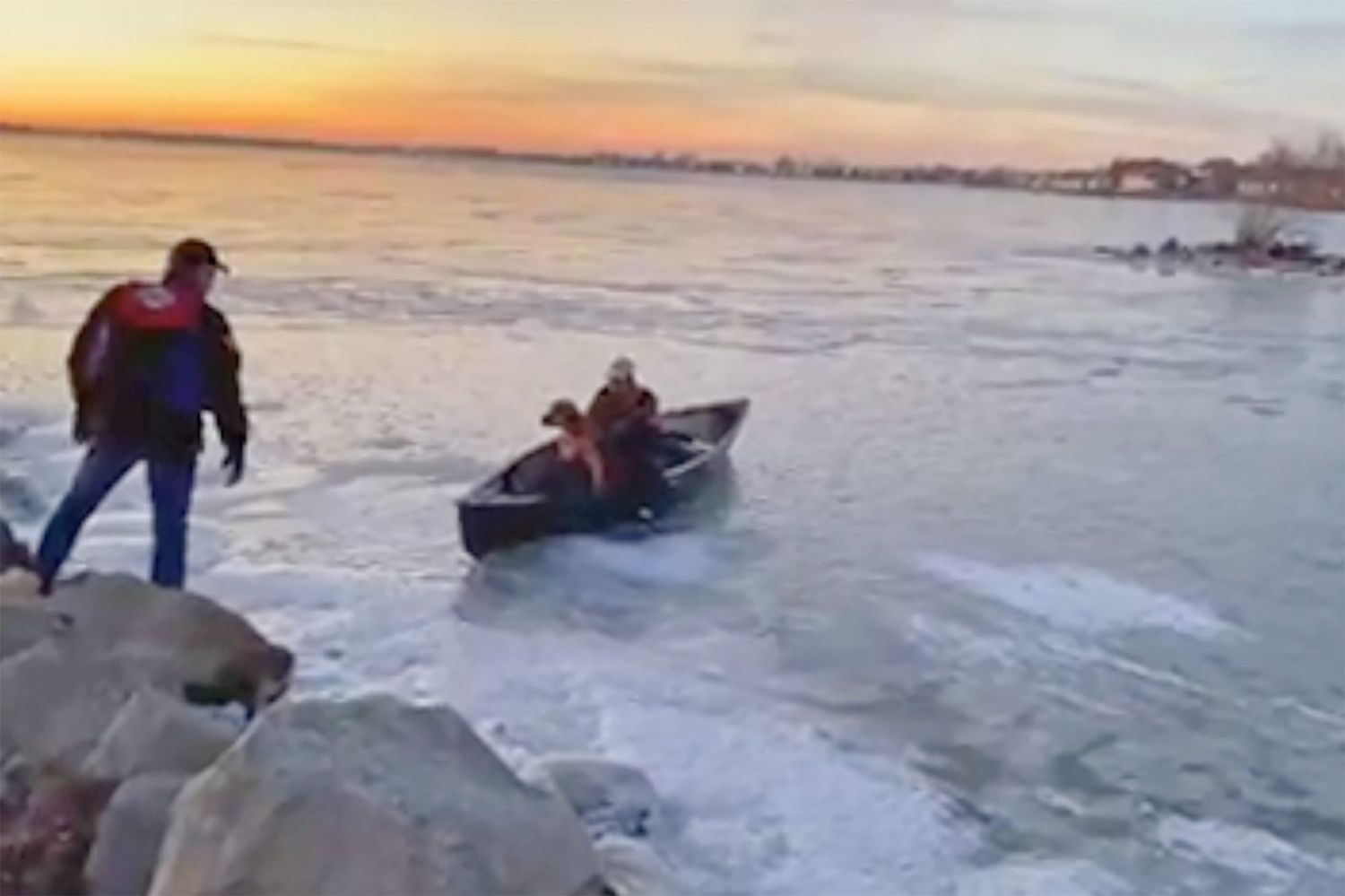 Bystander Walks on Ice to Rescue Dog from Frigid Lake; Family Finds Out on Facebook
