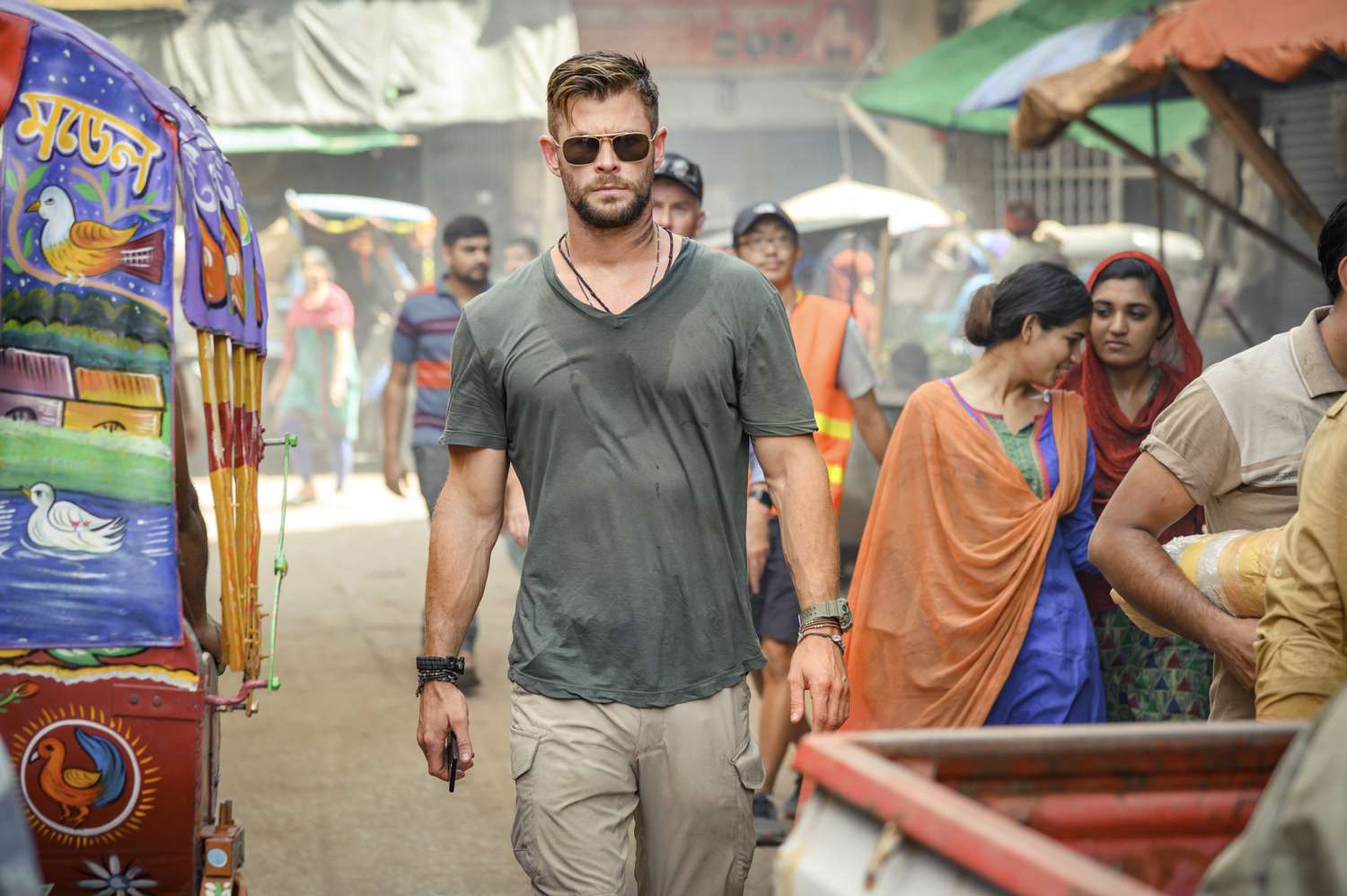 Chris Hemsworth reveals behind-the-scenes look at 'Extraction 2'