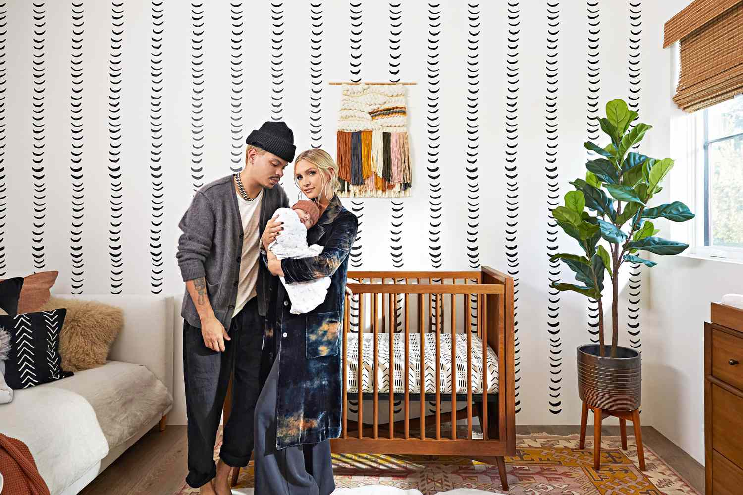 Ashlee Simpson – With Evan Ross shopping for mattress at