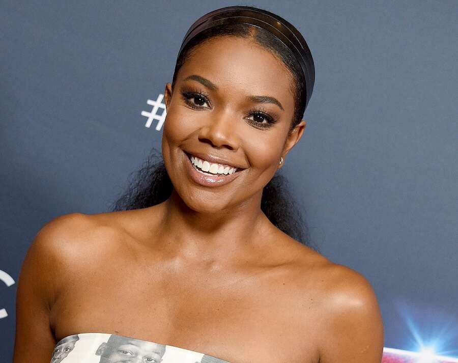 Gabrielle Union Has Started The Quarantine Natural Hair Chronicles On Instagram And We Re Loving It Hellogiggles