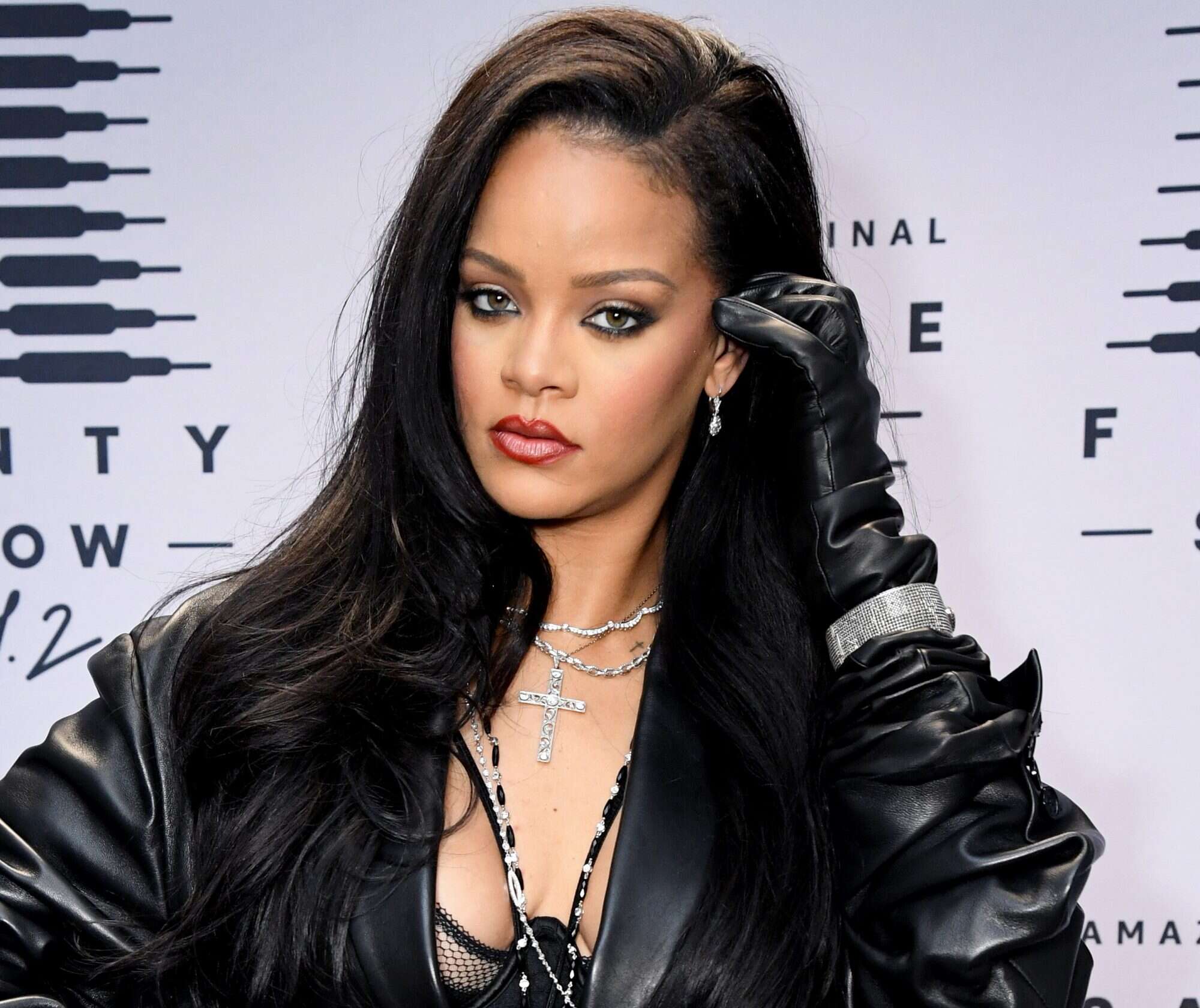 Rihanna Is Officially A Billionaire And The Richest Female Musician Hellogiggles