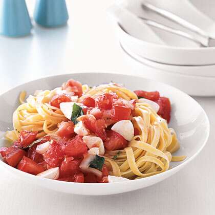 Pasta Bambini Spaghetti with Tomatoes and Mozzarella