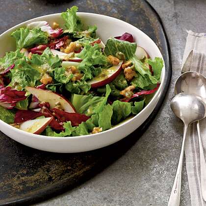 Mixed Green Salad with Walnuts