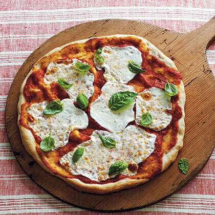 fresh mozzarella cheese pizza