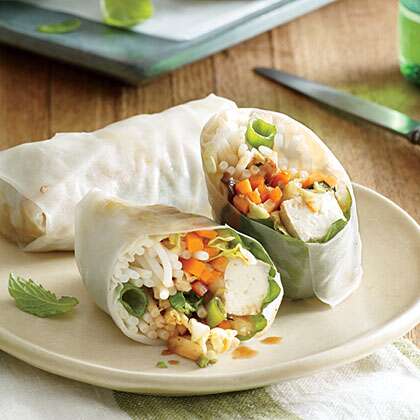 Rice paper wraps with duck and a green herb sauce - delectabilia