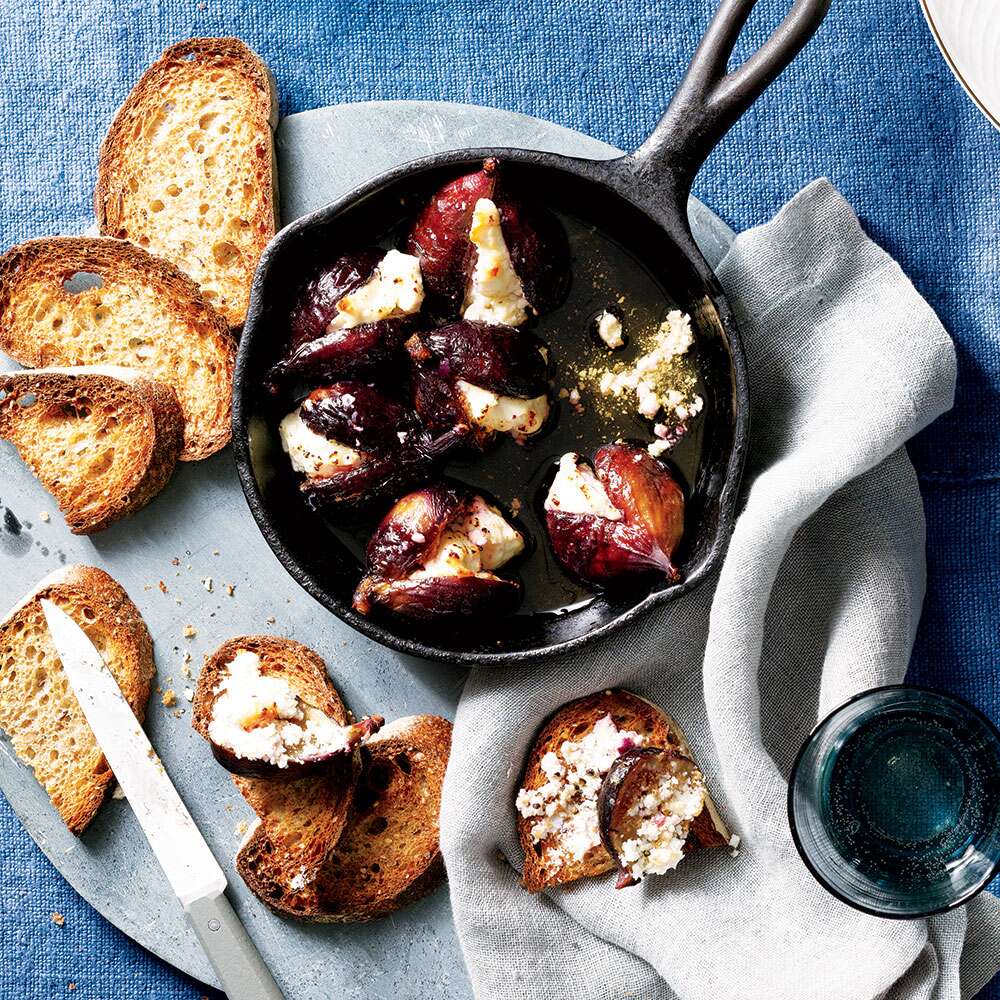 perle skibsbygning Sprængstoffer Roasted Figs with Goat Cheese, Honey and Pepper Recipe | MyRecipes