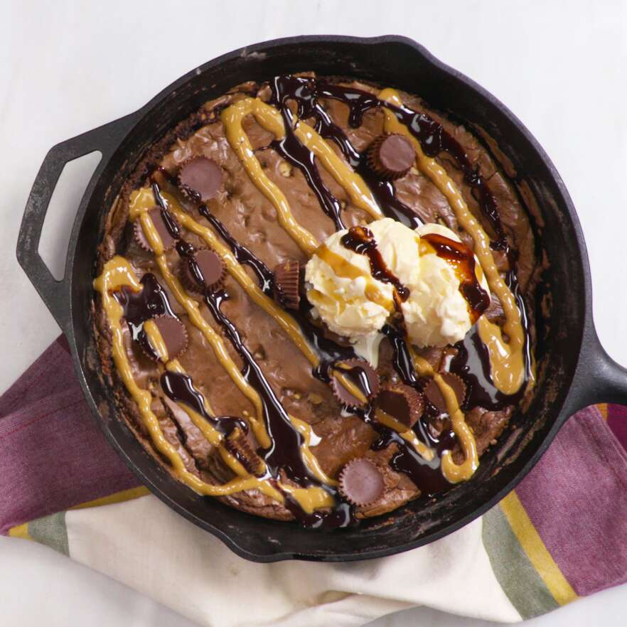 Chocolate Chip Skillet Cookie Recipe (With Video and Step by Step)