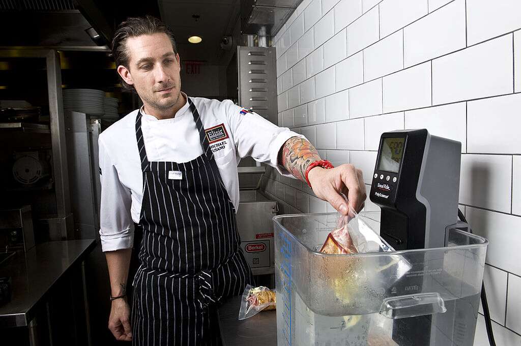 forhistorisk for mig Lækker What is Sous Vide and Why are People Obsessed with It? | MyRecipes