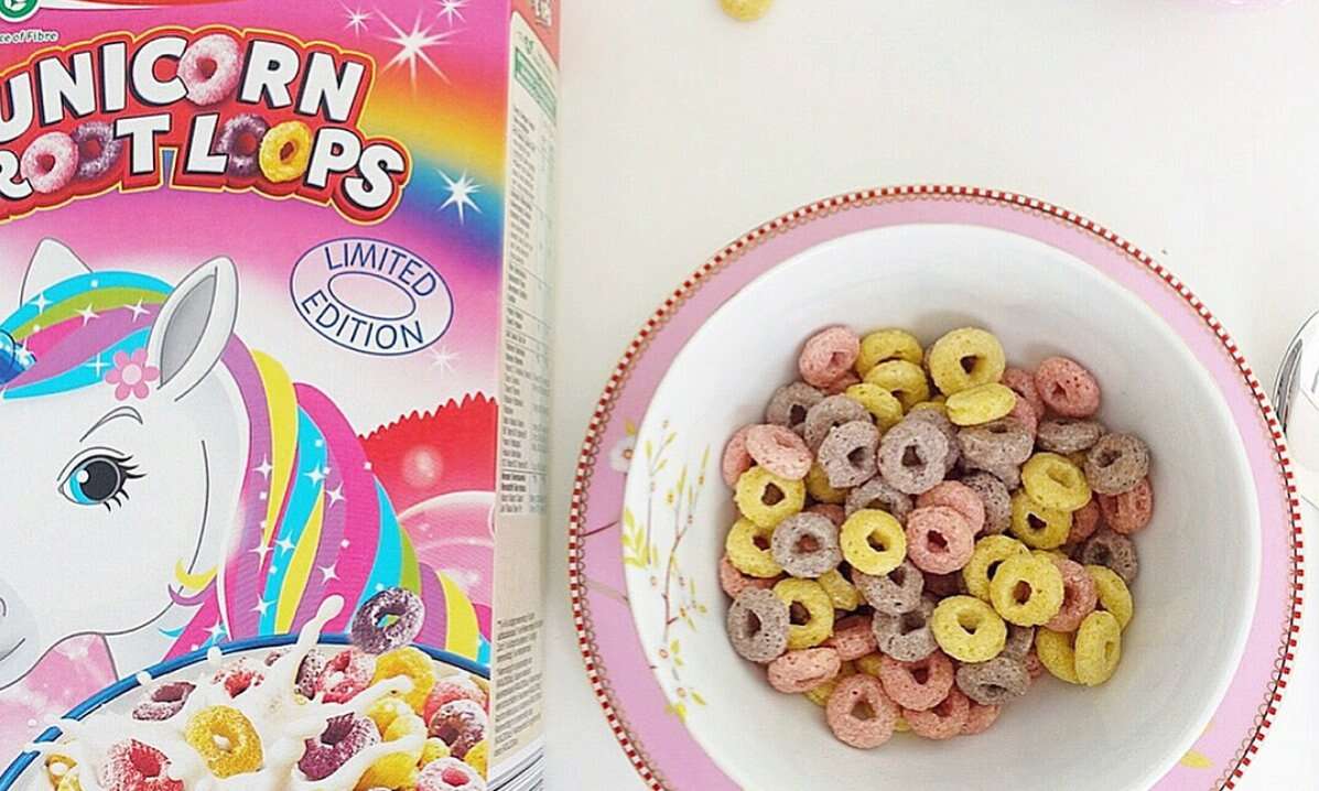 Kellogg's Froot Loops in Hungary (top), and America (bottom). : r