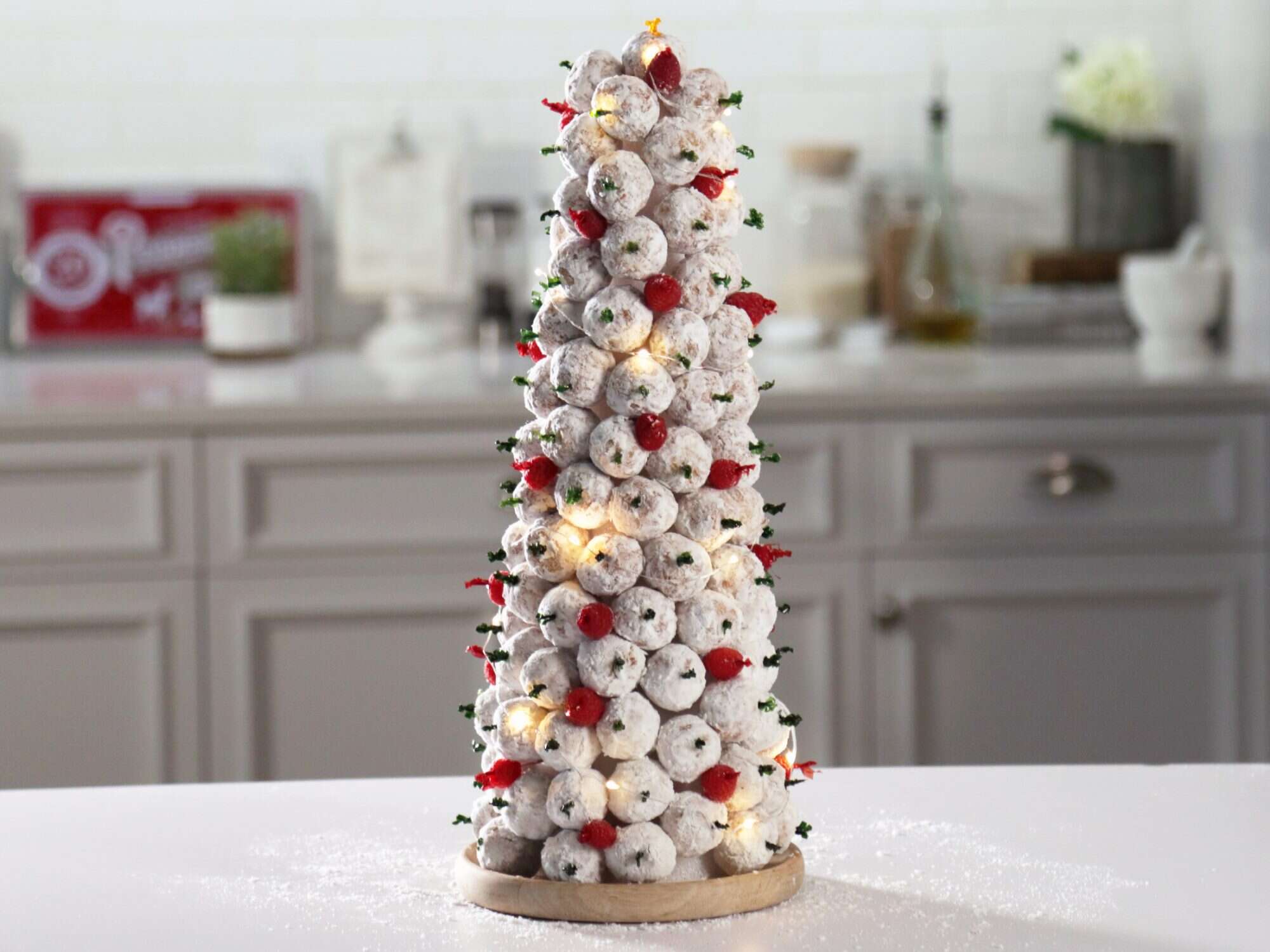 The Surprisingly Simple Donut Christmas Tree That's Beautiful and Delicious  