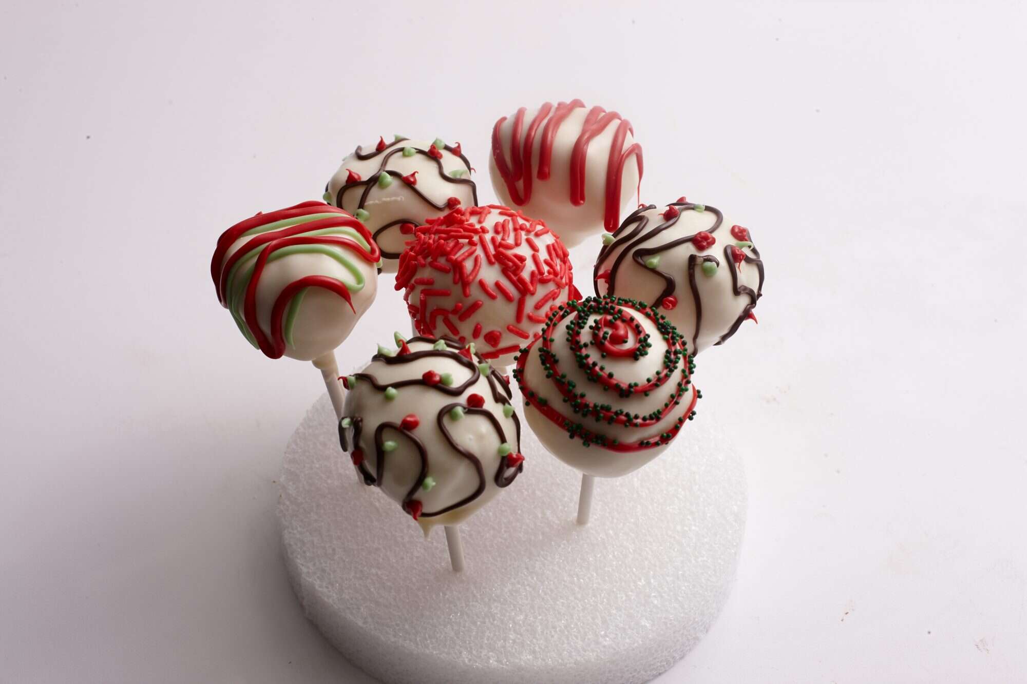 christmas cake pops