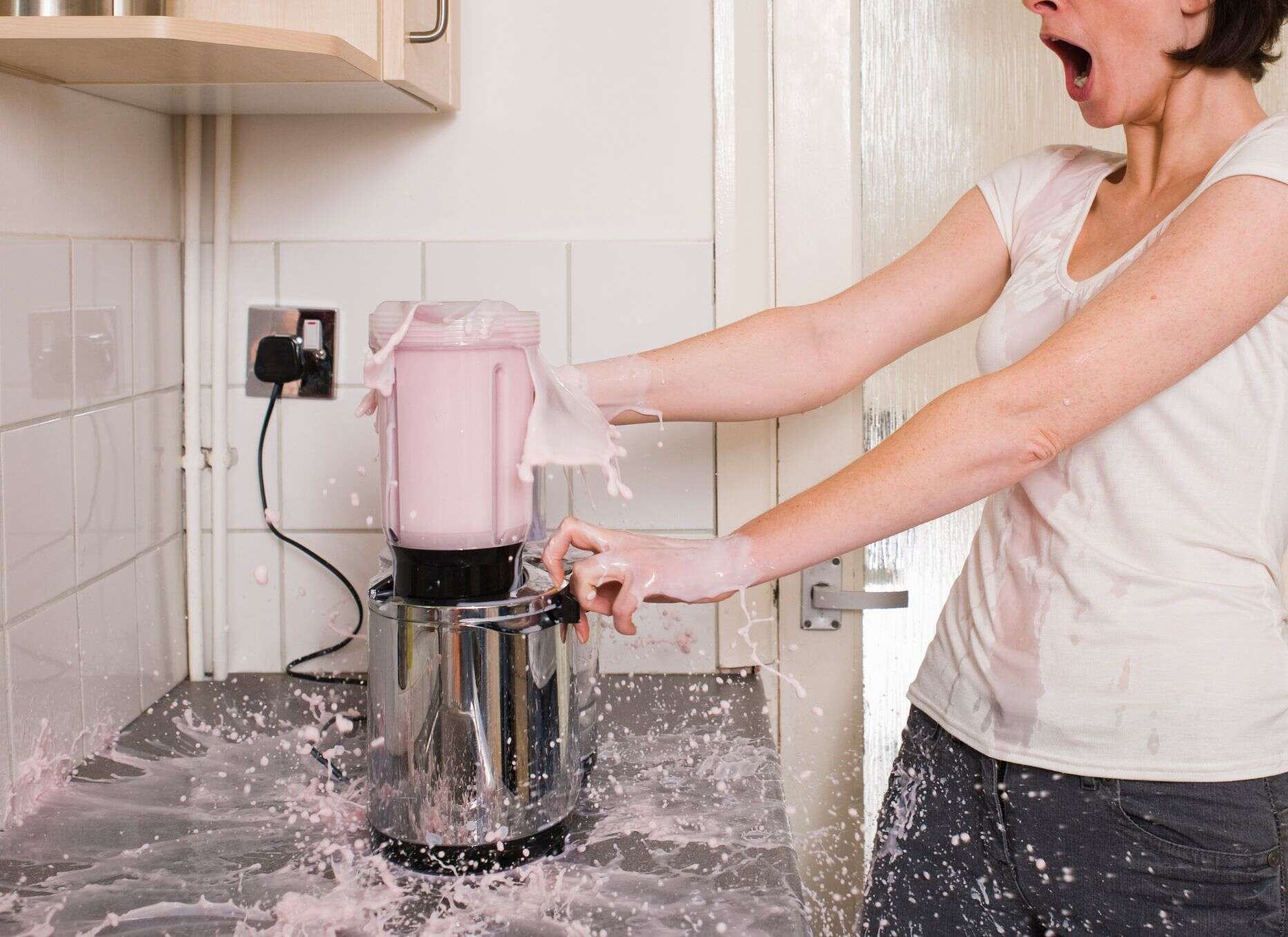 Why You Should Never Put Frozen Foods In The Blender