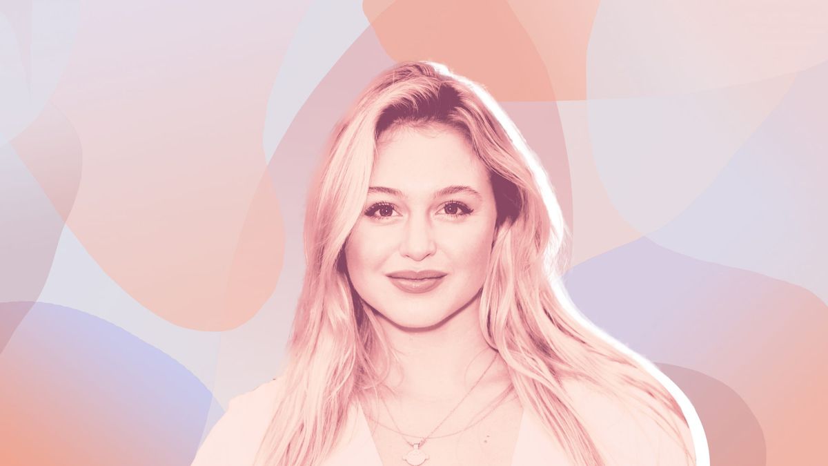 Iskra Lawrence Reveals the Negative Thoughts That Come With Trying On a Swimsuit—And How She Gets Past Them